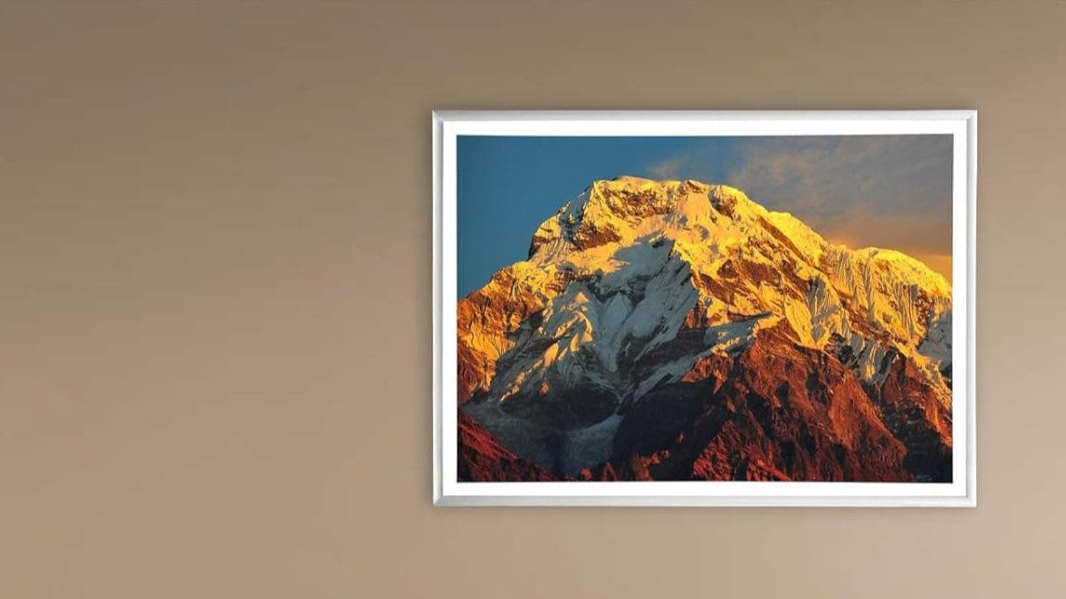 Cornice Bombata Moderna Nera 35x50 cm Sicignano: L'Eleganza che Valorizza le Tue Immagini