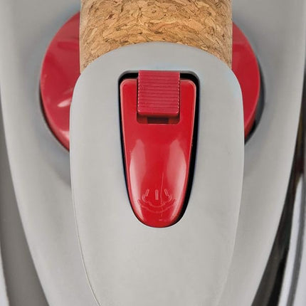Girmi ST03 Ferro Da Stiro A Vapore Con Caldaia Professionale, 2000W, Serbatoio 700ml, Pressione 2,5-3 Bar, Piastra in Alluminio, Impugnatura in Sughero, Termostato Regolabile Girmi