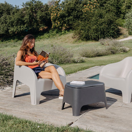 Set Petra 2 Poltrone con Braccioli 1 Tavolino Contenitore - Impermeabile, Compatto, Facile da Pulire, Arredo Esterno Giardino Terrazzo, Made in Italy Plastmeccanica
