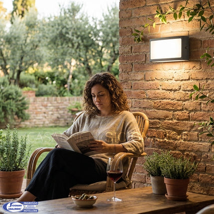 Applique LED da esterno 10W IP65 in Alluminio Pressofuso Bianco Sovil