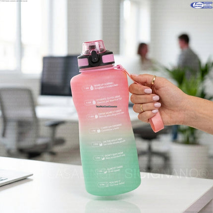 Sicignano Borraccia Motivazionale 2 Litri PETG Food Grade – BPA Free con Cannuccia, Orari per Bere e Bocca Larga, per Sport, Lavoro e Tempo Libero General Trade