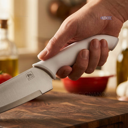 Coltello Chef Multifunzione 19,5 cm – Lama Acciaio Inox 1,8 mm, Manico Ergonomico Bianco | Taglia, Affetta, Trita + Tagliere in Regalo Tutto Tutto Meno Meno®