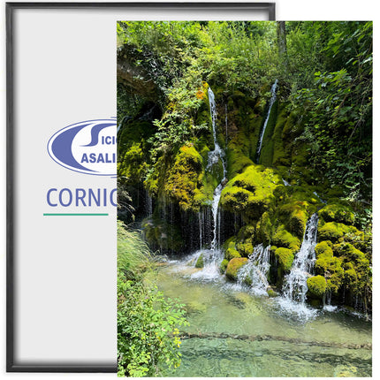 Sicignano Quadro Decorativo Naturale con Stampa Cascate Capelli di Venere, Cornice in Legno Noce Effetto Bombato, Poster Paesaggio Pronto da Appendere per Casa, B&B, Hotel e Ufficio - REF.02