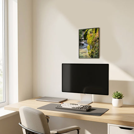 Sicignano | Quadro Decorativo Naturale 30x40 cm con Stampa Cascate Capelli di Venere, Cornice in Legno Noce Effetto Bombato, Poster Paesaggio Pronto da Appendere per Casa, B&B, Hotel e Ufficio - REF.07