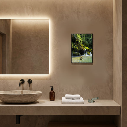 Sicignano | Quadro Decorativo Naturale 30x40 cm con Stampa Cascate Capelli di Venere, Cornice in Legno Noce Effetto Bombato, Poster Paesaggio Pronto da Appendere per Casa, B&B, Hotel e Ufficio - REF.06