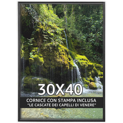 Sicignano | Quadro Decorativo Naturale 30x40 cm con Stampa Cascate Capelli di Venere, Cornice in Legno Noce Effetto Bombato, Poster Paesaggio Pronto da Appendere per Casa, B&B, Hotel e Ufficio - REF.06
