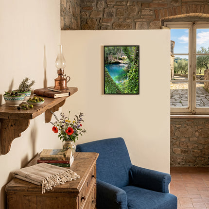 Sicignano | Quadro Decorativo Naturale 30x40 cm con Stampa Cascate Capelli di Venere, Cornice in Legno Noce Effetto Bombato, Poster Paesaggio Pronto da Appendere per Casa, B&B, Hotel e Ufficio - REF.03
