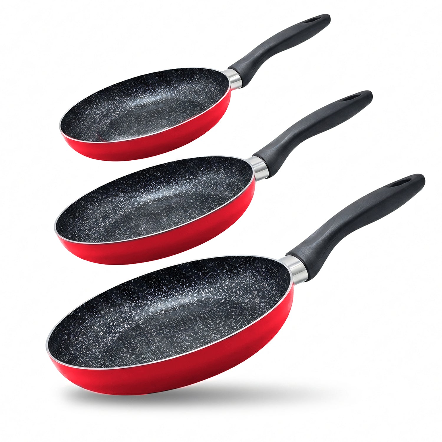 Set di tre padelle antiaderenti in alluminio rosso con manico nero della linea La Rossa di Zanetti disposte in diagonale su sfondo bianco per ecommerce.